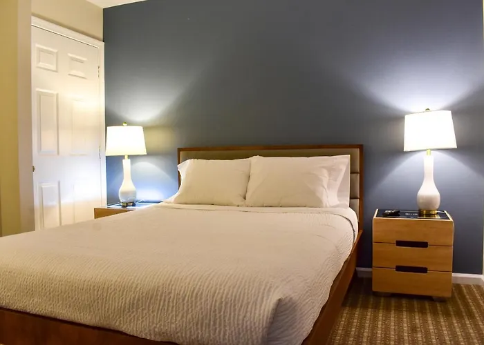 The Central Downtown Inn Suites